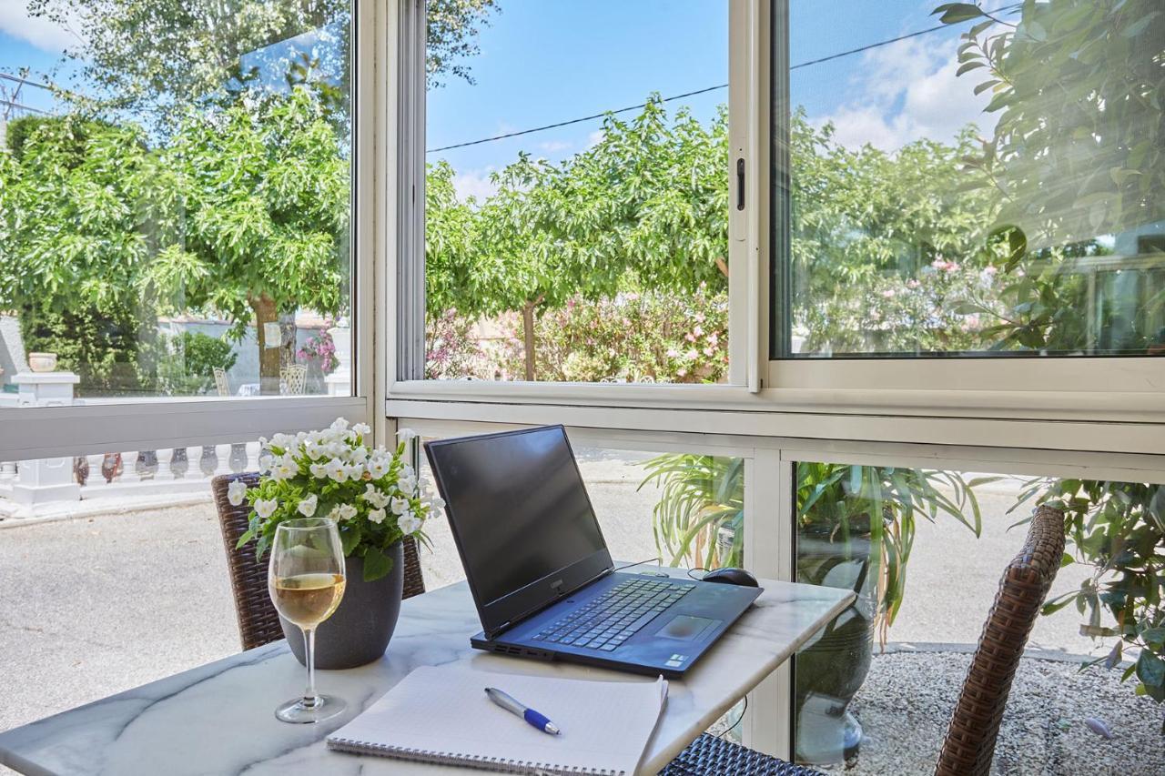 Logis Hotel Le Rodin Arles Eksteriør billede